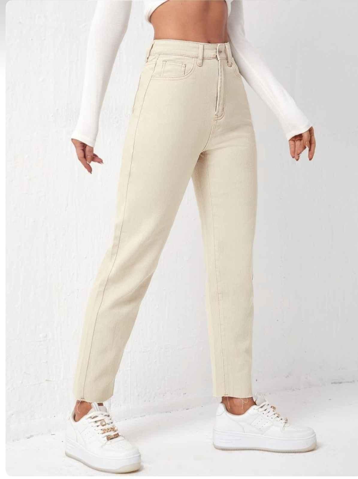 Off-White Causal Straight Mom Fit Jeans